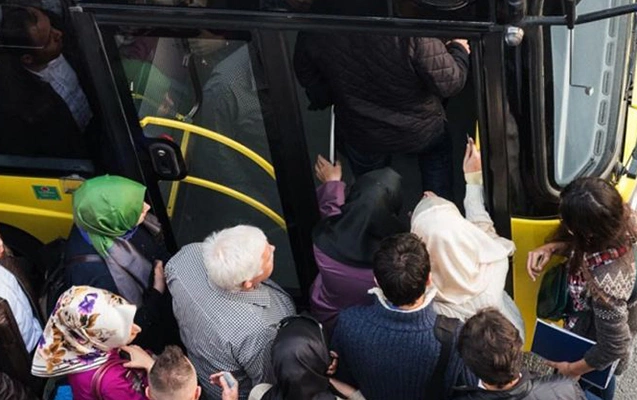 “BakuBus”ın qarajında 500 avtobus var — Camaat saatlarla gözləyir