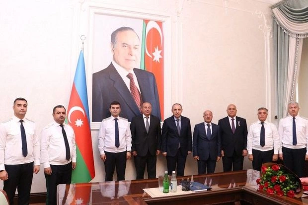 Baş Prokurorluğun bir sıra yüksək vəzifəli əməkdaşlarının fəaliyyətinə xitam verilib — SİYAHI (FOTO)