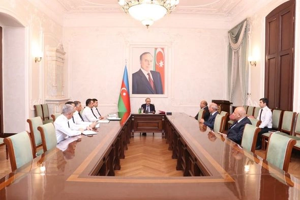 Baş Prokurorluğun bir sıra yüksək vəzifəli əməkdaşlarının fəaliyyətinə xitam verilib — SİYAHI (FOTO)