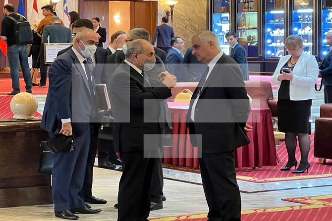 Yaqub Eyyubov Mqer Qriqoryanla qeyri-rəsmi söhbət apardı — FOTO Yaqub Eyyubov Mqer Qriqoryanla qeyri-rəsmi söhbət apardı — FOTO