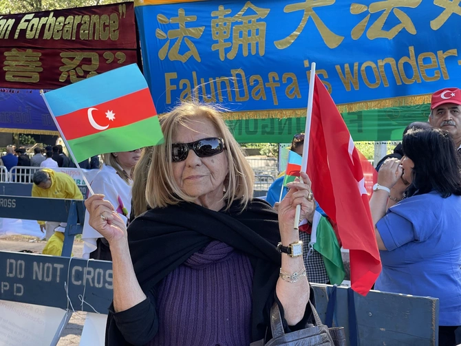 Azərbaycanlılar BMT-nin qarşısında aksiya keçiriblər