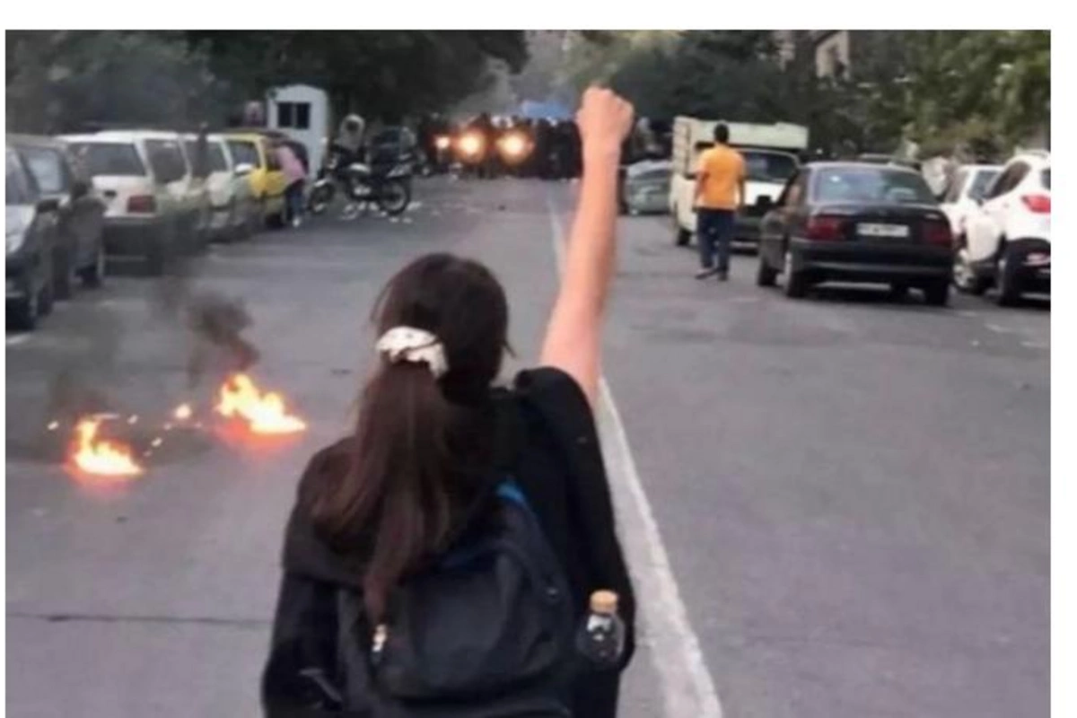 İrandakı etirazlar genişlənir: Tehran Universitetinin tələbələri ayağa qalxdı — VİDEO