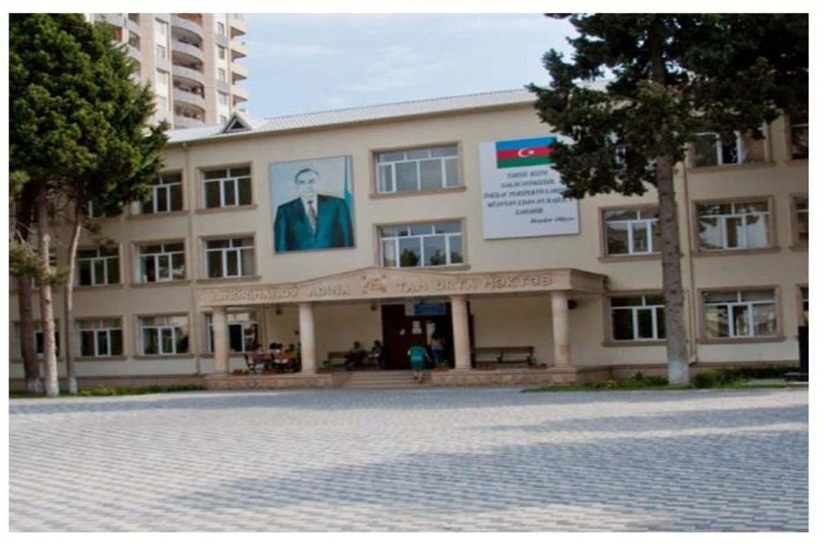 Daha bir məktəb direktorunun səsyazısı yayıldı