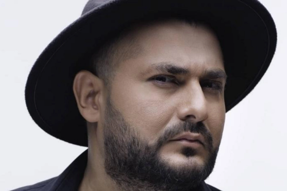 Murad Arif : Başıaçıq gəzib, sizdən də əxlaqlı və imanlı olmaq mümkündür — FOTO