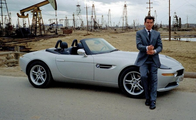 Bibiheybətdə Bakı neftini qoruyan agent Ceyms Bond — Məşhur film Azərbaycanda necə çəkilib? FOTOLAR/VİDEO