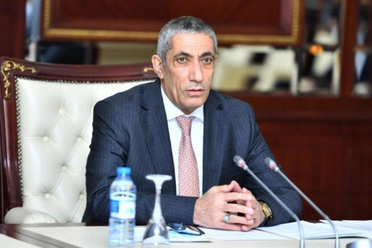 Siyavuş Novruzov: “Makron nə danışdığını bilmir, Praqada mollalıq edirdi”