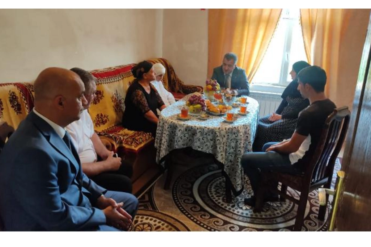 İcra başçısı şəhid ailəsini ziyarət etdi — FOTO