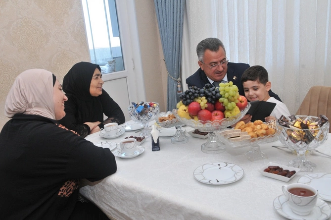 Abşeron rayonunda 27 sentyabr - Anım Gününə həsr olunmuş silsilə tədbirlər keçirilib — FOTOLAR Abşeron rayonunda 27 sentyabr - Anım Gününə həsr olunmuş silsilə tədbirlər keçirilib — FOTOLAR