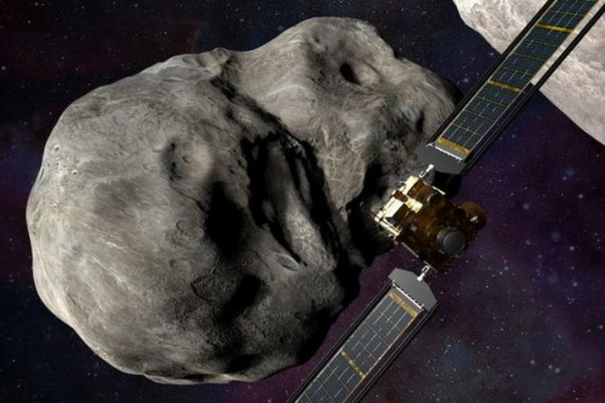 Kamikadze zondun yerə yaxınlaşan asteroidə çırpılma anı — FOTO/VİDEO