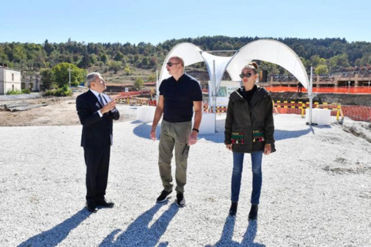 Prezident və xanımı Şuşada inşa olunan obyektlərdə işlərin gedişi ilə tanış olublar — FOTOLAR