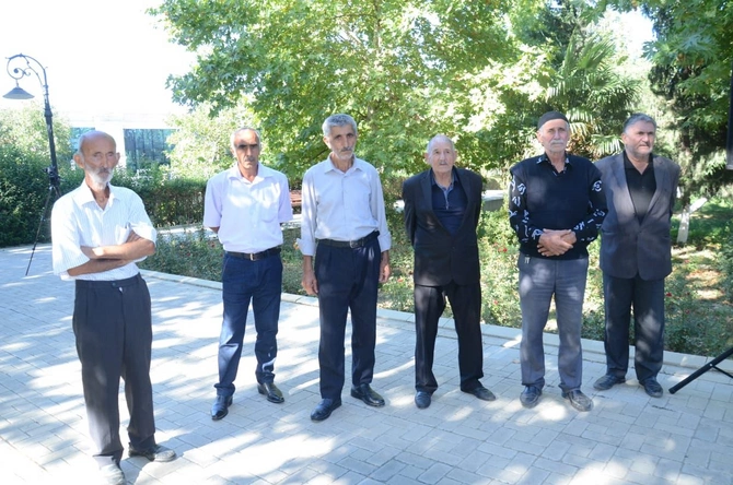 Şabranlıların qaz təchizatı ilə bağlı müraciəti — FOTOLAR Şabranlıların qaz təchizatı ilə bağlı müraciəti — FOTOLAR