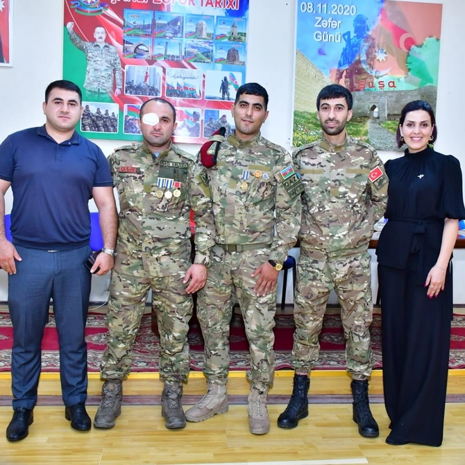 Xırdalan şəhər 10 nömrəli tam orta məktəbdə şəhid ailələri və qazilərlə görüş keçirilib — FOTOLAR
