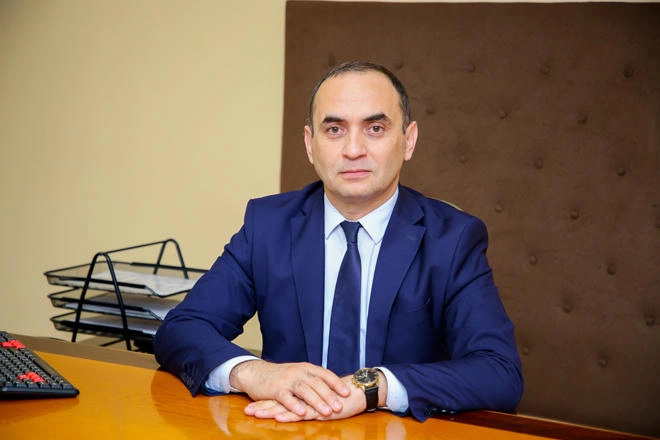 Bakının tıxac problemi — Avtomobillər sistemsiz və qaydasız saxlanılır