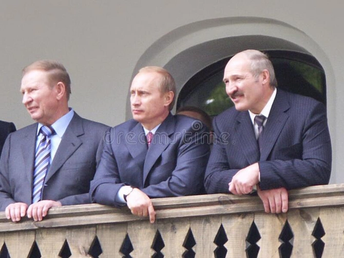 “NATO RUS ORDUSUNU TOZ KİMİ DAĞIDAR...” — “Putin cəmi iki variant — “uduzmaq və həlak olmaq” olan müharibəyə başlayarmı?”