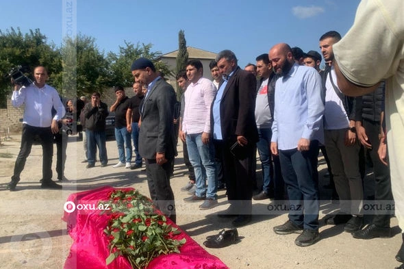 Rəhim Rəhimli dəfn olundu — YENİLƏNİB + FOTO/VİDEO Rəhim Rəhimli dəfn olundu — YENİLƏNİB + FOTO/VİDEO
