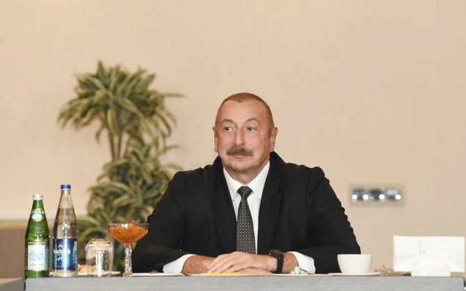 İlham Əliyev Bolqarıstanın biznes dairələrinin nümayəndələri ilə GÖRÜŞÜB —YENİLƏNİB (FOTO)