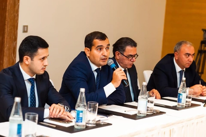 İKZF və MEDİA iqtisadi mövzularda yazan jurnalistlər üçün təlim keçirib — FOTOLAR