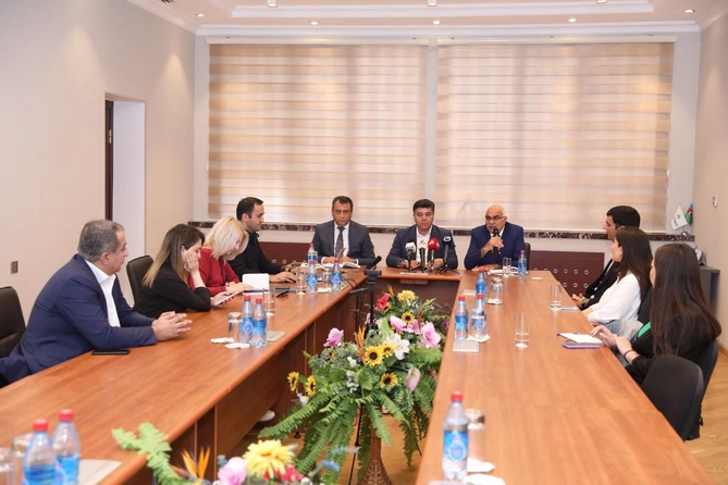 Şöbə rəisi media nümayəndələrinə səsləndi — FOTO