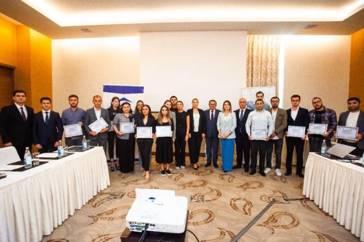 İKZF və MEDİA iqtisadi mövzularda yazan jurnalistlər üçün təlim keçirib — FOTOLAR