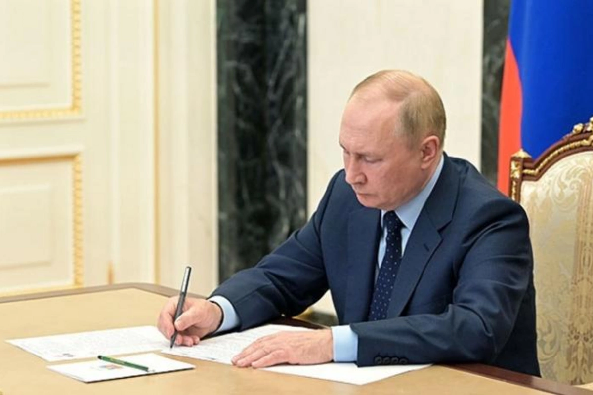 Putin azərbaycanlılarla bağlı qərar imzaladı