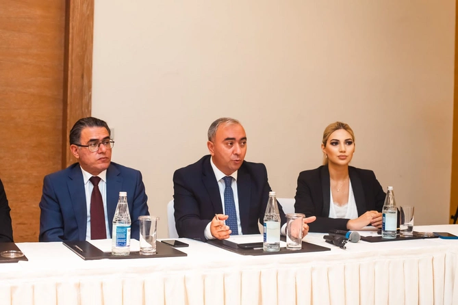 İKZF və MEDİA iqtisadi mövzularda yazan jurnalistlər üçün təlim keçirib — FOTOLAR
