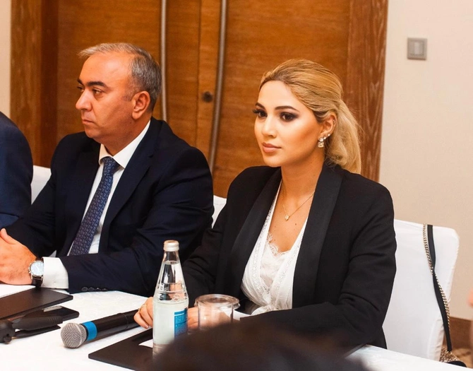 İKZF və MEDİA iqtisadi mövzularda yazan jurnalistlər üçün təlim keçirib — FOTOLAR
