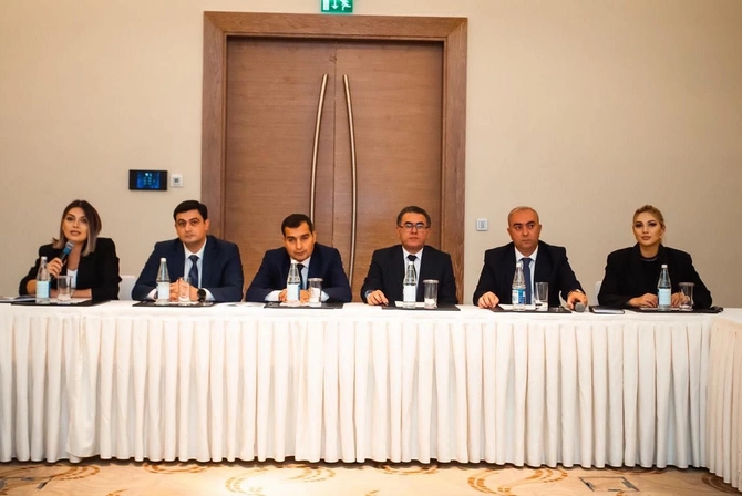 İKZF və MEDİA iqtisadi mövzularda yazan jurnalistlər üçün təlim keçirib — FOTOLAR