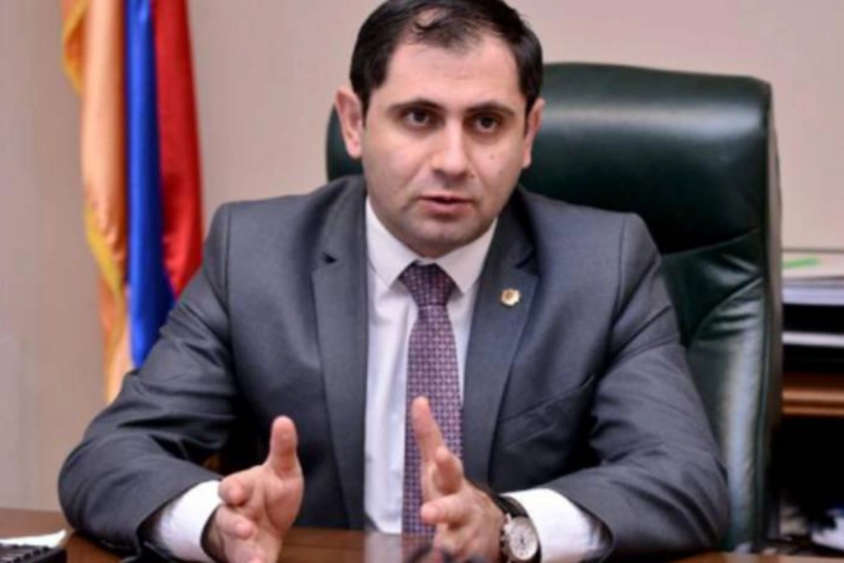 Ermənistan müdafiə naziri ABŞ-a getdi