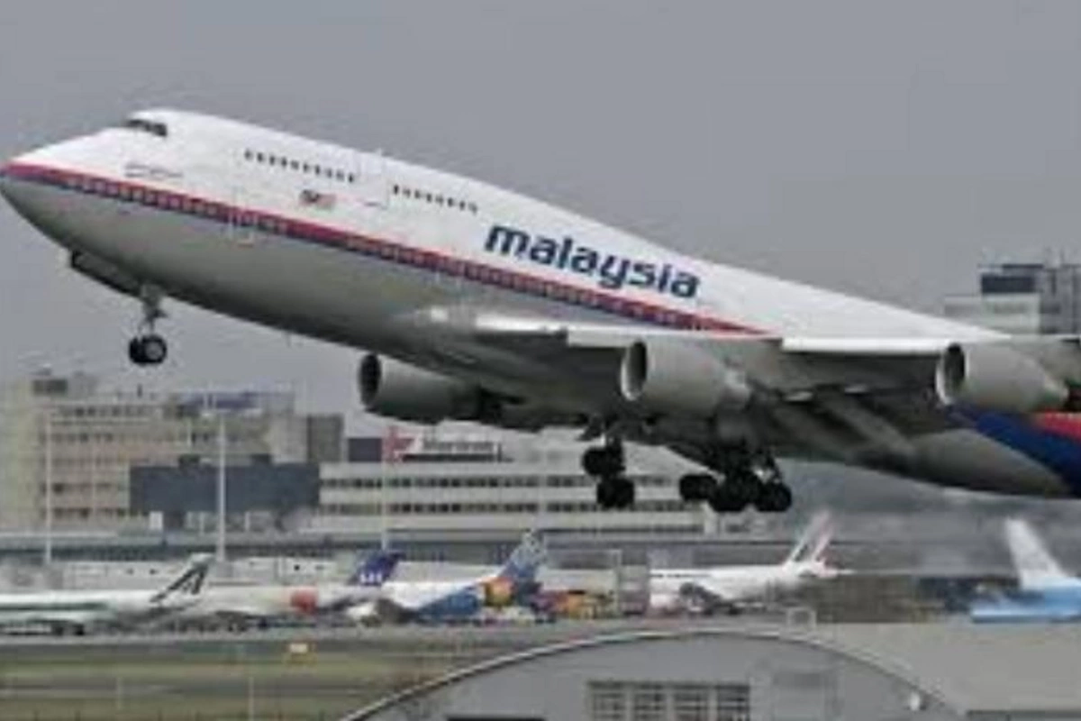 London - Kuala-Lumpur reysi ilə uçan təyyarə Bakıya təcili eniş etdi