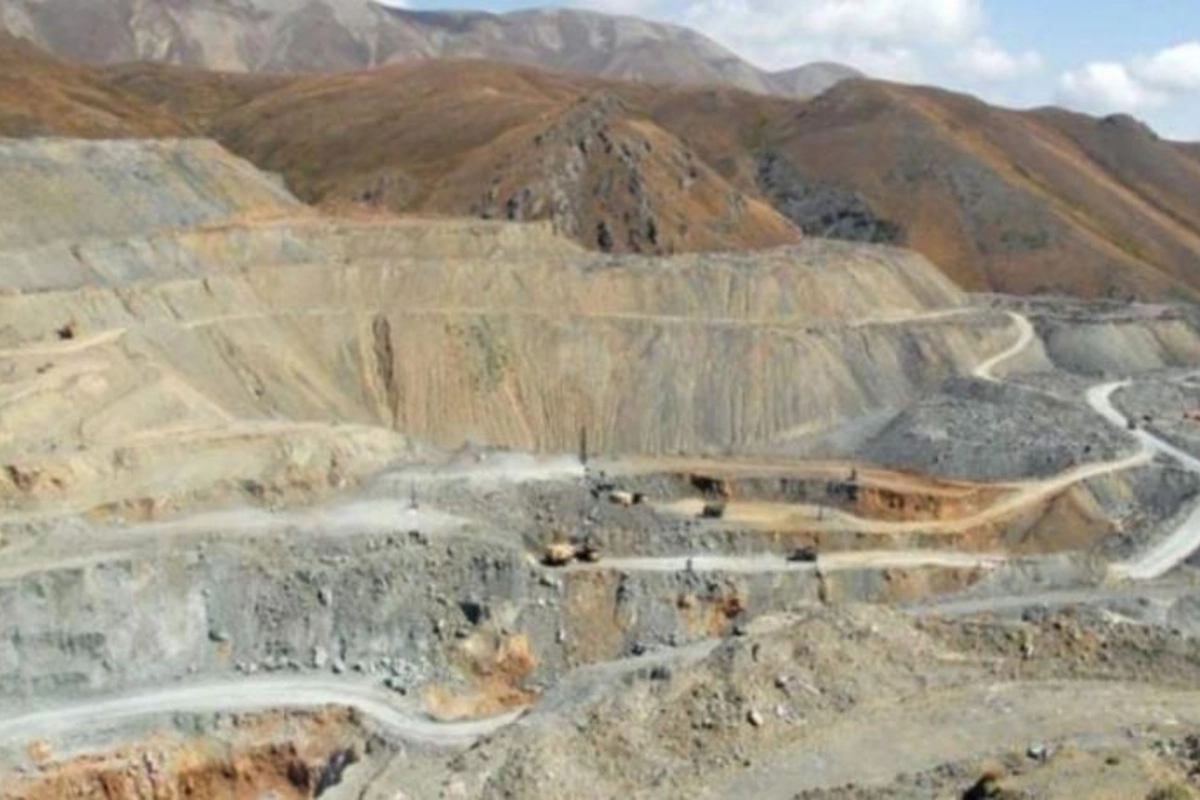 Şərqi Zəngəzur və Qarabağ iqtisadi rayonlarında geoloji-kəşfiyyat işləri aparıldı