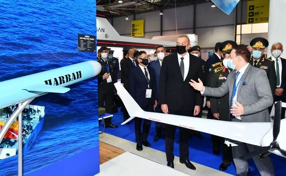 İlham Əliyev 4-cü “ADEX” və 13-cü “Securex Caspian” sərgiləri ilə tanış olub — YENİLƏNİB (FOTOLAR) İlham Əliyev 4-cü “ADEX” və 13-cü “Securex Caspian” sərgiləri ilə tanış olub — YENİLƏNİB (FOTOLAR)