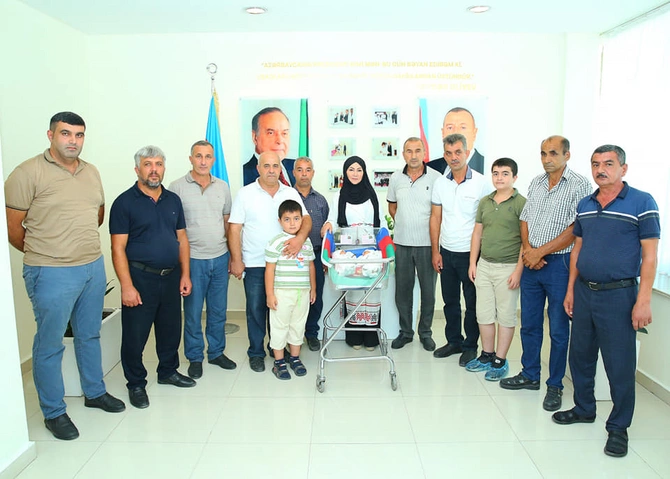 Əkiz övladı dünyaya gələn şəhid atası: “Oğlumun yeri boş qalmadı” Əkiz övladı dünyaya gələn şəhid atası: “Oğlumun yeri boş qalmadı”