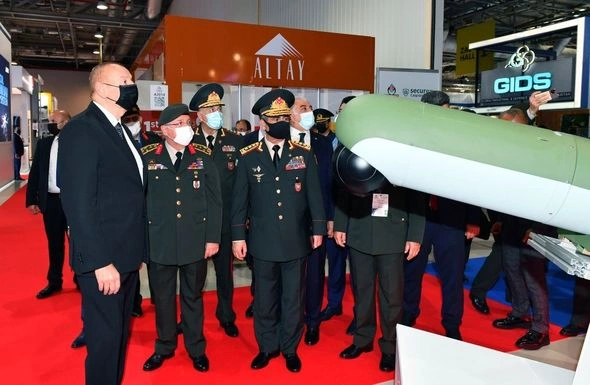 İlham Əliyev 4-cü “ADEX” və 13-cü “Securex Caspian” sərgiləri ilə tanış olub — YENİLƏNİB (FOTOLAR) İlham Əliyev 4-cü “ADEX” və 13-cü “Securex Caspian” sərgiləri ilə tanış olub — YENİLƏNİB (FOTOLAR)