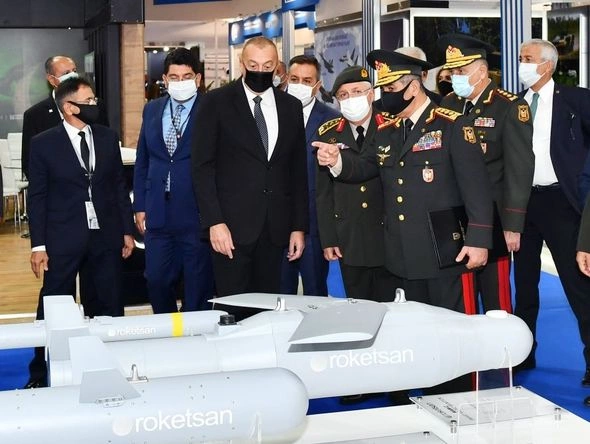 İlham Əliyev 4-cü “ADEX” və 13-cü “Securex Caspian” sərgiləri ilə tanış olub — YENİLƏNİB (FOTOLAR) İlham Əliyev 4-cü “ADEX” və 13-cü “Securex Caspian” sərgiləri ilə tanış olub — YENİLƏNİB (FOTOLAR)