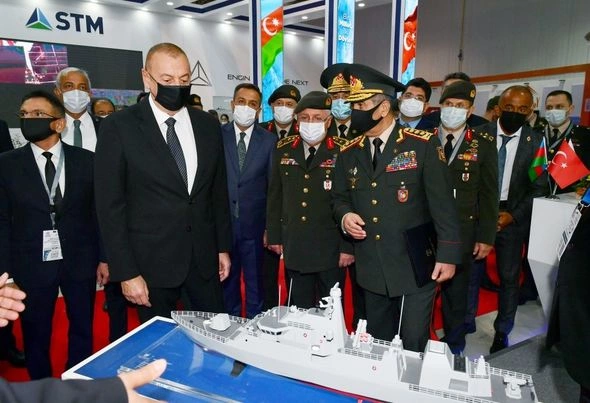İlham Əliyev 4-cü “ADEX” və 13-cü “Securex Caspian” sərgiləri ilə tanış olub — YENİLƏNİB (FOTOLAR) İlham Əliyev 4-cü “ADEX” və 13-cü “Securex Caspian” sərgiləri ilə tanış olub — YENİLƏNİB (FOTOLAR)