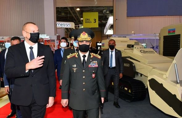 İlham Əliyev 4-cü “ADEX” və 13-cü “Securex Caspian” sərgiləri ilə tanış olub — YENİLƏNİB (FOTOLAR) İlham Əliyev 4-cü “ADEX” və 13-cü “Securex Caspian” sərgiləri ilə tanış olub — YENİLƏNİB (FOTOLAR)