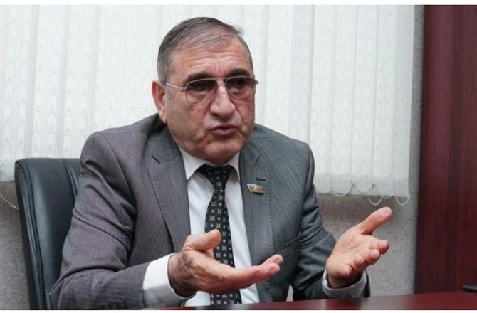 Azərbaycan insanı özünün kiçiklik kompleksindən qurtulmalıdır