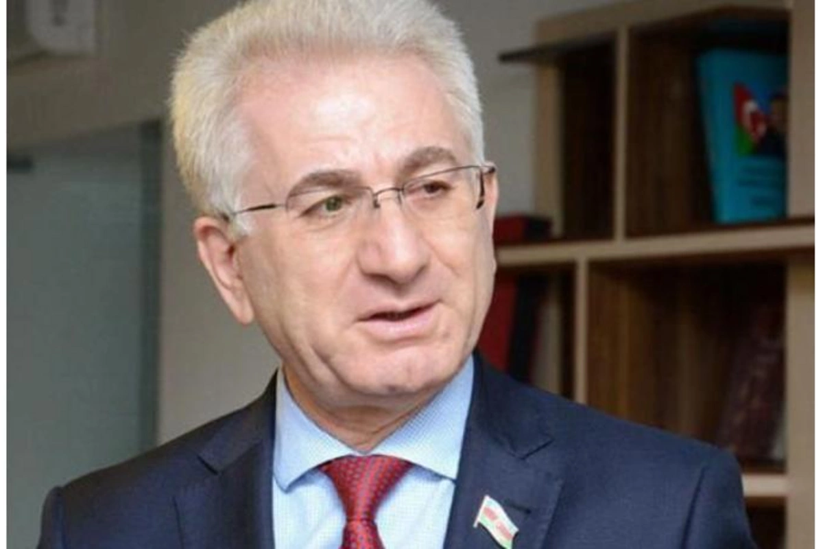 “Bizi əl çalmağa çağırmısınız!” — Nazirlə deputat arasında QALMAQAL