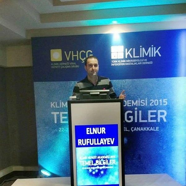 “Bir avtomobilin üzərimə doğru gəldiyini gördüm” — Ölən həkimin statusu müzakirə yaratdı (FOTO)