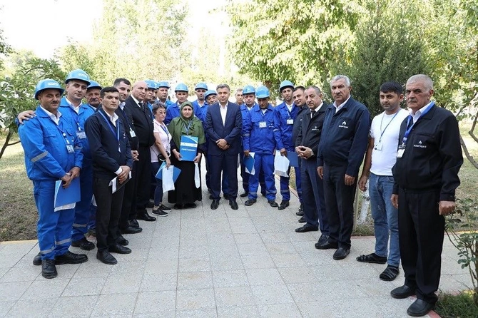 Baş direktor nəzarətçi-çilingərlərə təşəkkür etdi — FOTOLAR