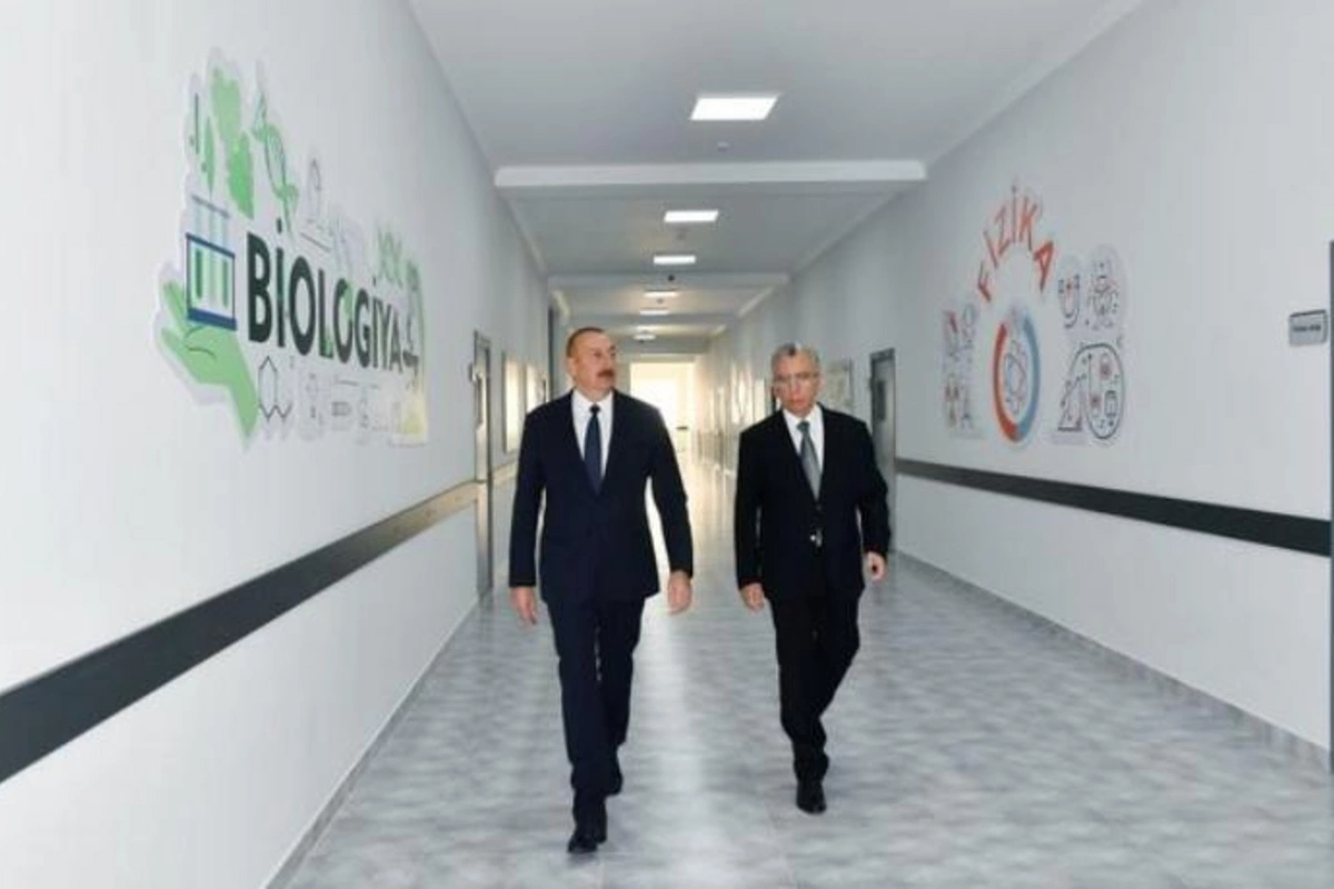 Prezident Suraxanıda yeni inşa edilmiş məktəb kompleksində yaradılan şəraitlə tanış olub — FOTO