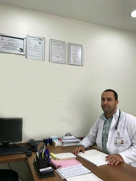 “Bir avtomobilin üzərimə doğru gəldiyini gördüm” — Ölən həkimin statusu müzakirə yaratdı (FOTO)