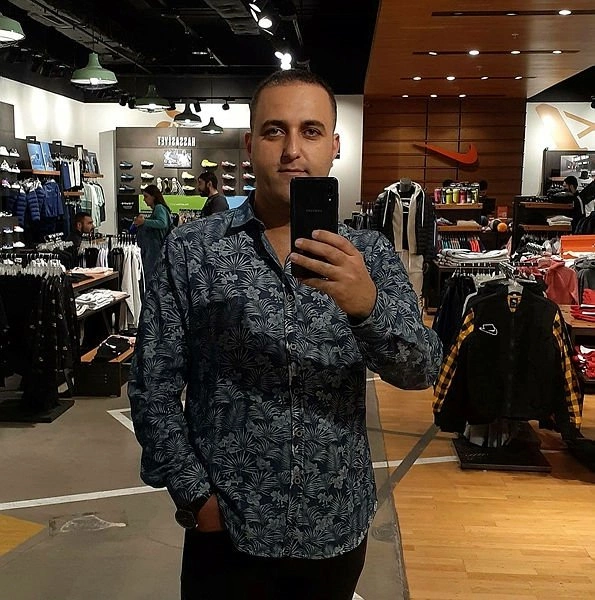 “Bir avtomobilin üzərimə doğru gəldiyini gördüm” — Ölən həkimin statusu müzakirə yaratdı (FOTO)