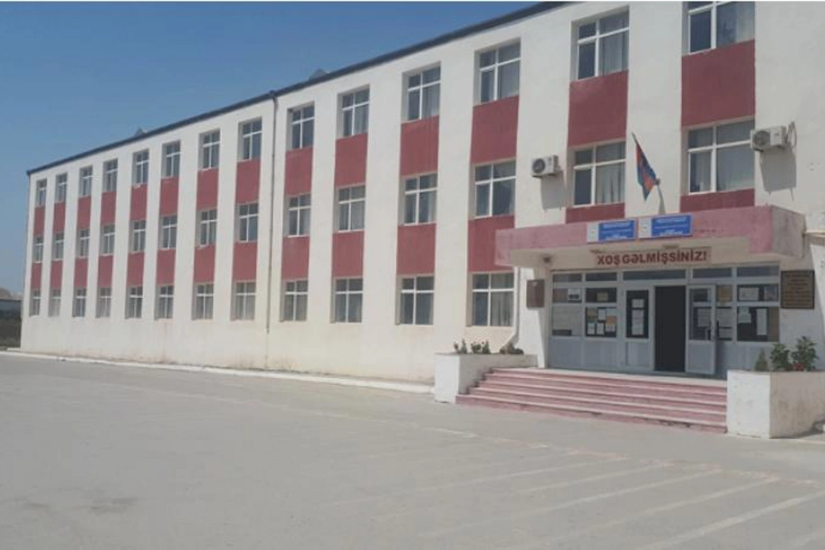 Bakıda məktəbdə insident — Özünü yandırmaq istədi