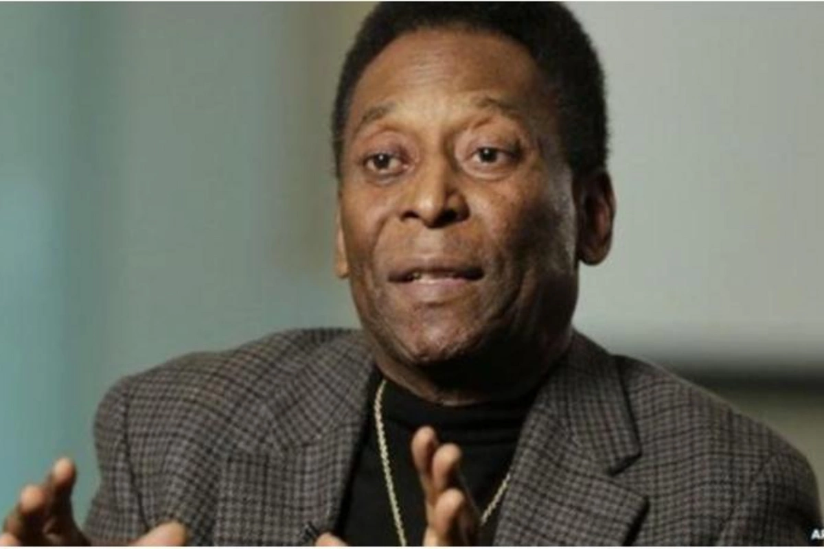 Pele II Elizabetlə xatirə fotosunu paylaşdı — FOTO