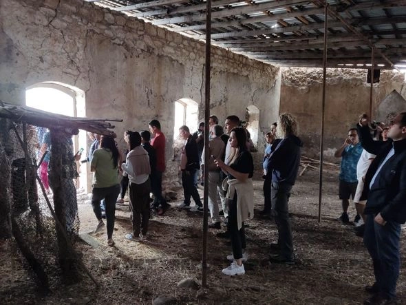 Beynəlxalq səyyahlar Azıx mağarasında olublar — YENİLƏNİB (FOTO)