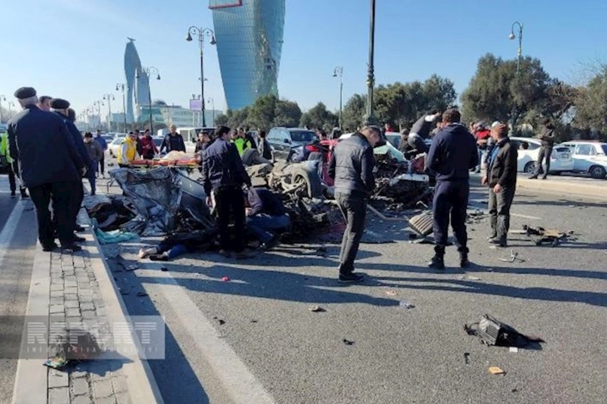 Bakıda ağır yol qəzası: ölənlər var — YENİLƏNİB (FOTO/VİDEO)