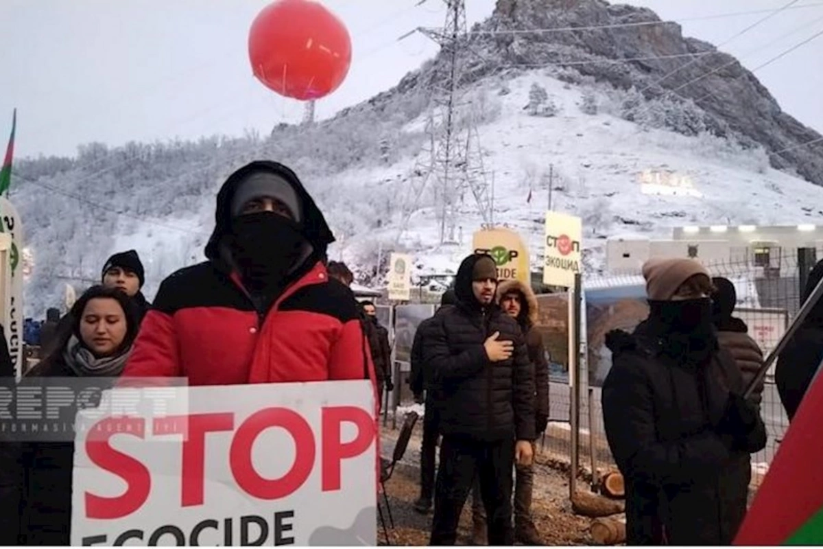 Qarın yağmasına baxmayaraq, Xankəndi-Laçın yolunda aksiya 31 gündür davam edir — FOTO