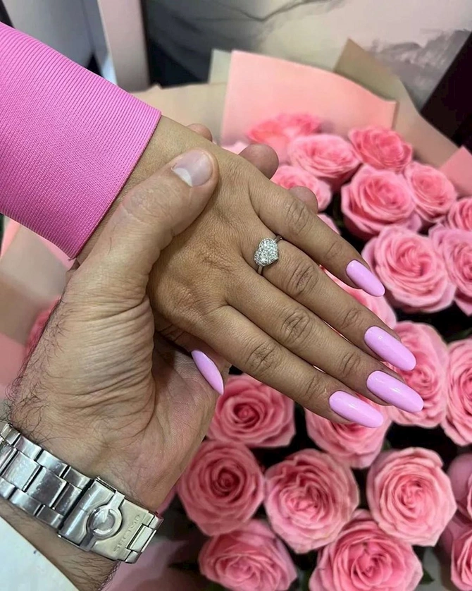 Məşhur aparıcı evlilik təklifi aldı — FOTO