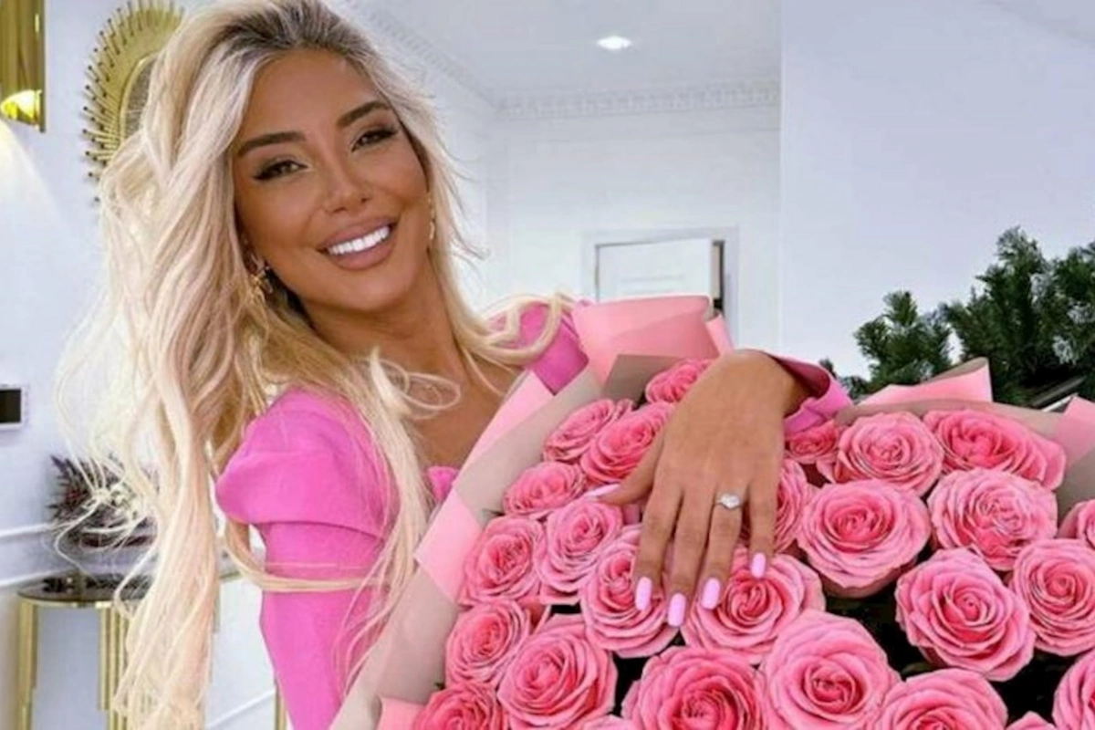 Məşhur aparıcı evlilik təklifi aldı — FOTO